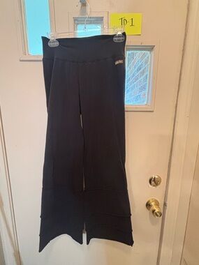 Matilda Jane Black Finns yoga pants